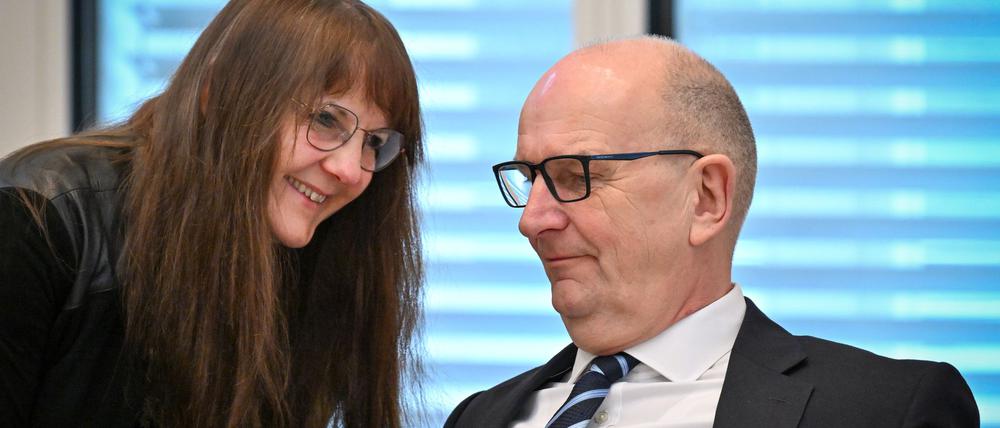 Haben die Weichen für einen neuen Nachtragshaushalt mitgestellt: Finanzministerin Katrin Lange und Ministerpräsident Dietmar Woidke. (Archivbild)