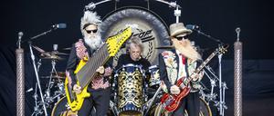 Der wilde Watz links ist der Neue: ZZ Top mit Tourbassist Elwood Francis als Ersatz für den verstorbenen Dusty Hill.