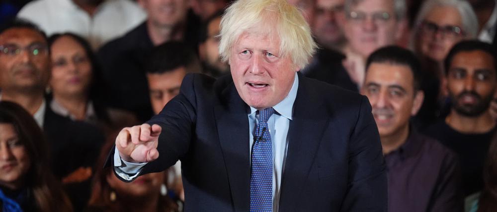 Boris Johnson hält eine Rede im Zentrum Londons, während er für die Parlamentswahlen Wahlkampf betreibt. 