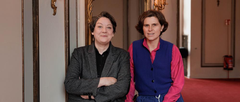 Helen MacDonald und Judith Schalansky beim Auftakt der Lit:Potsdam im Schlosstheater des Neuen Palais.