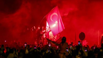 So feierten Fans der Türkei nach dem Einzug ins Viertelfinale.