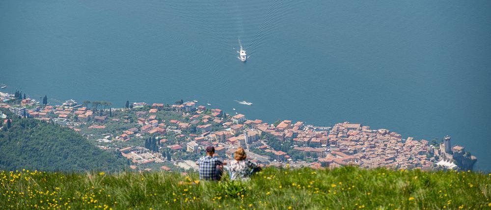 Blick vom Berg Monte Baldo auf den Gardasee.