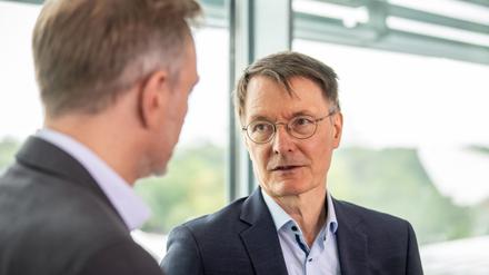 Gesundheitsminister Karl Lauterbach (SPD) plant eine weitere Pflegereform.