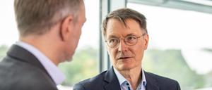 Gesundheitsminister Karl Lauterbach (SPD) plant eine weitere Pflegereform.