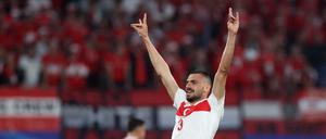 Merih Demiral jubelt nach seinem Tor im Achtelfinale gegen Österreich.