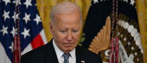 US-Präsident Joe Biden spricht im East Room des Weißen Hauses in Washington