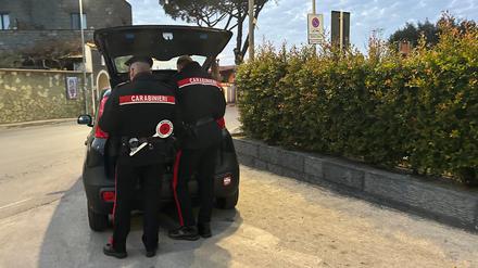 Nach einem Streit wird ein 59-jähriger Mann in Italien laut Polizei von seinem Bruder enthauptet. Die Carabinieri ermitteln.
