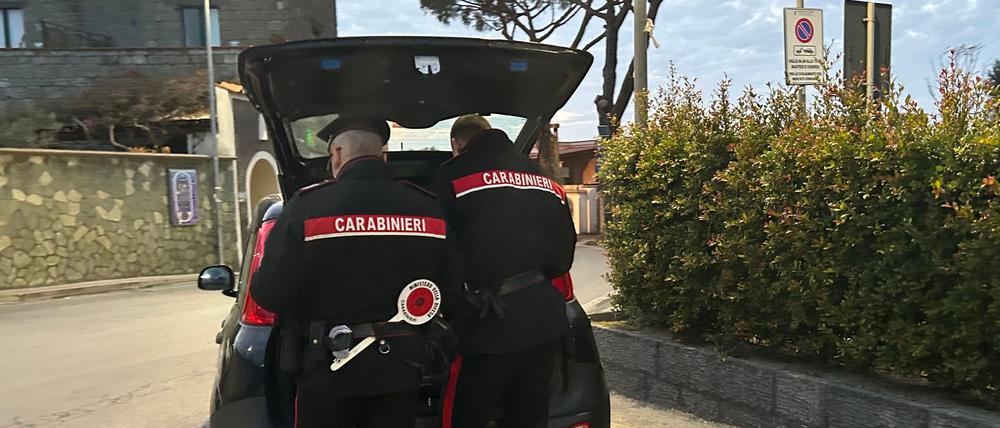 Nach einem Streit wird ein 59-jähriger Mann in Italien laut Polizei von seinem Bruder enthauptet. Die Carabinieri ermitteln.