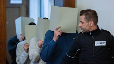 Ende Dezember begann der Prozess nach tödlichen Polizeischüssen auf einen jungen Flüchtling. 