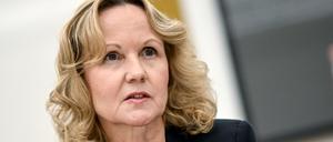 Bundesumweltministerin Lemke verkündet sofortigen Stopp von Klimaschutzprojekten 