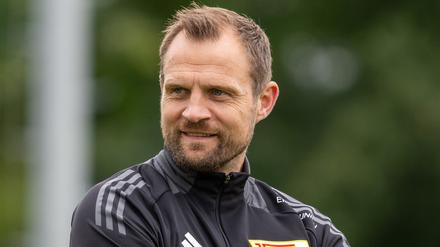 Da muss er schmunzeln. Bo Svensson erstes Liga-Spiel als Union-Trainer führt ihn zurück nach Mainz.