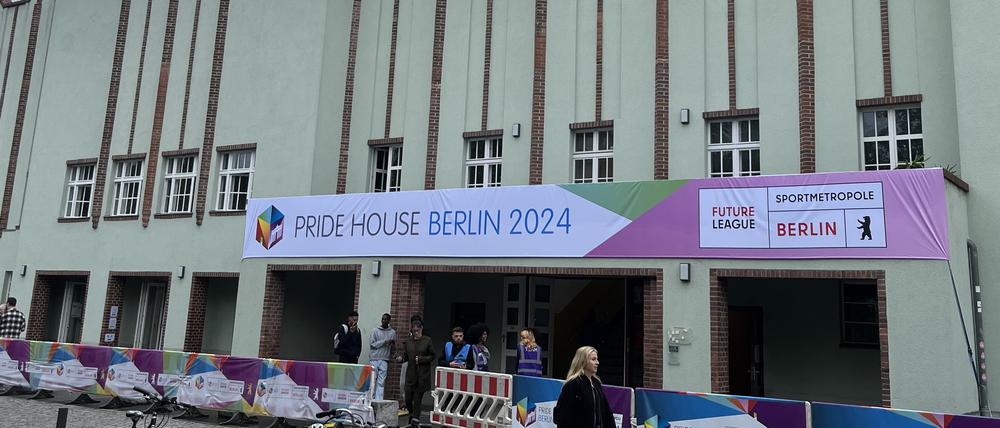 Das Pridehouse Berlin im Berliner Poststadion. 