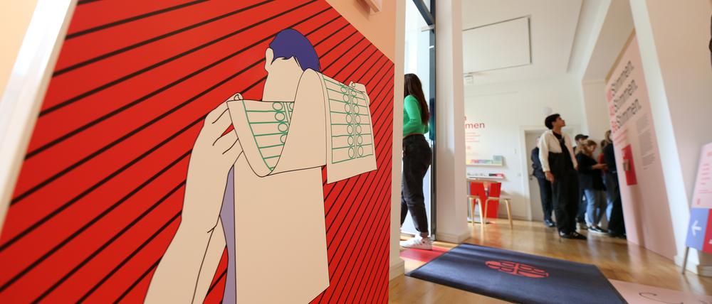Überfordert mit der Wahl? Die Ausstellung der BLPB will niedrigschwellig über die kommenden Landtagswahlen informieren.