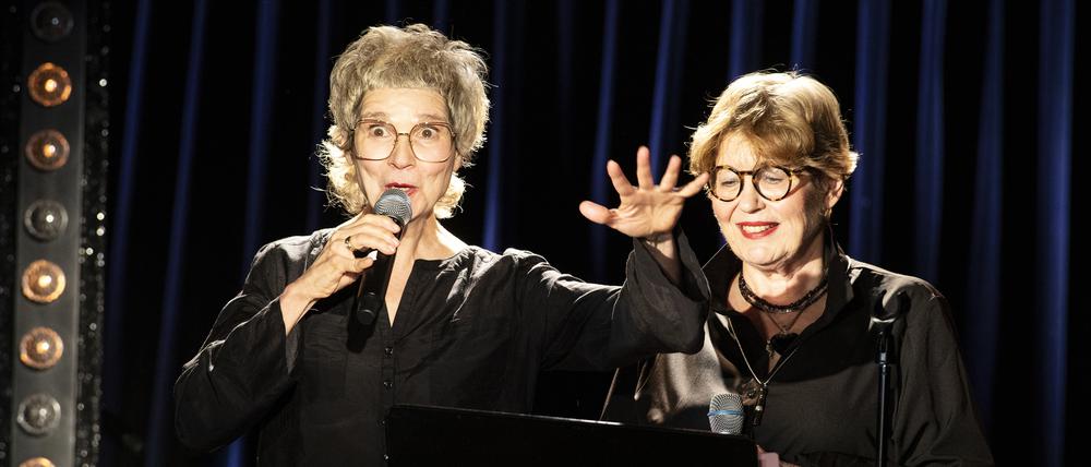 In der Bar jeder Vernunft. Uschi Brüning (r.) und Popette Betancor beim Jazzen.