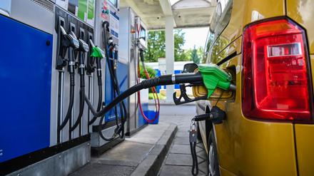 Tankstelle: Der Preisabstand zwischen Autobahn und Umland ist zuletzt gewachsen.