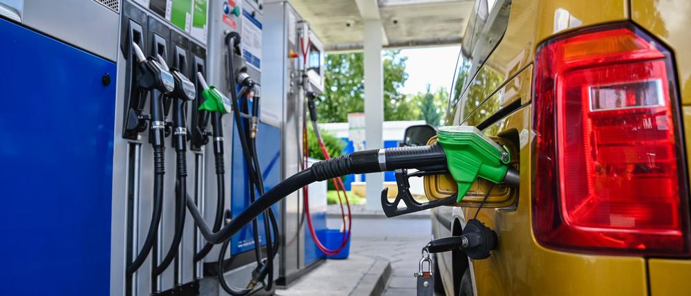 Tankstelle: Der Preisabstand zwischen Autobahn und Umland ist zuletzt gewachsen.