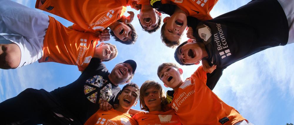 Oranje legt großen Wert darauf, dass beim Fußball die Gemeinschaft zählt.