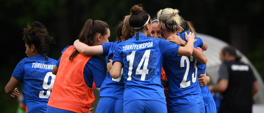 Die Frauen von Türkiyemspor spielen in der Regionalliga und haben regelmäßig Anlass zum Jubeln.