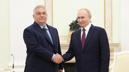Ungarns Premier Viktor Orbán trifft Wladimir Putin in Russland.