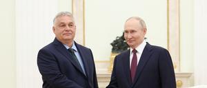 Ungarns Premier Viktor Orbán trifft Wladimir Putin in Russland.