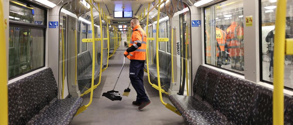 Das Pilotprojekt „Reinigungsstreife“ sollte die U8 sauberer und sicherer machen. 