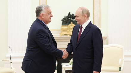 Orbán besucht Putin in Moskau. 