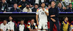 Bundestrainer Julian Nagelsmann mit Emre Can