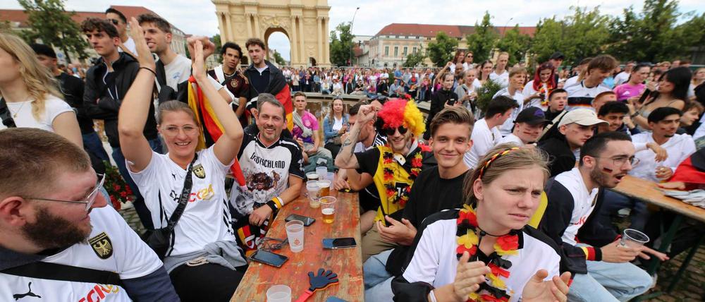Public Viewing am Luisenplatz Potsdam. Spiel Deutschland - Spanien.
