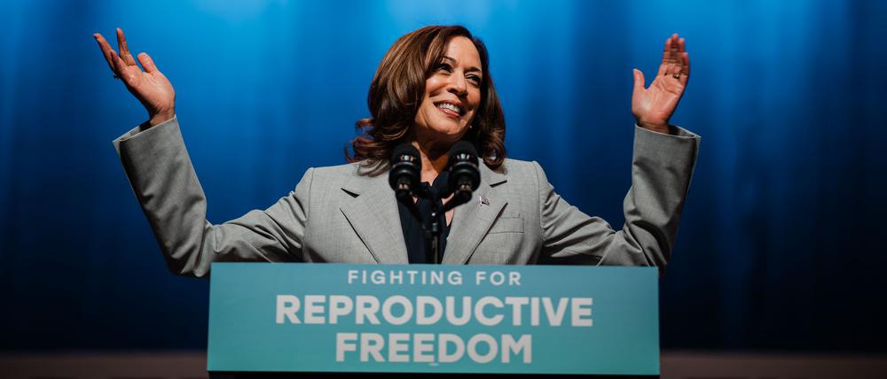 US-Vizepräsidentin Kamala Harris ist das Gesicht der Regierung im Kampf gegen die Beschneidung der Rechte von Frauen, hier bei einer Wahlkampf-Veranstaltung im Jahr 2023 an der Howard University in Washington, DC.