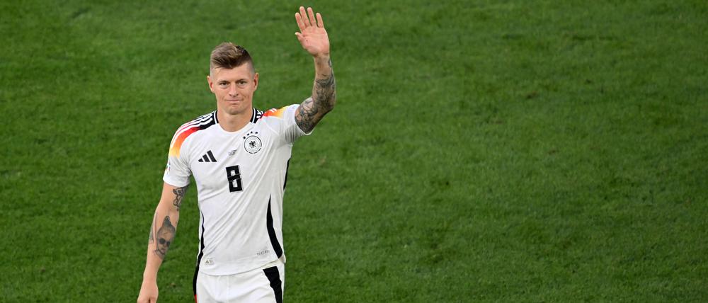 Ein letzter Gruß: Die Karriere von Toni Kroos als Fußballer ist beendet.