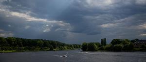 Die Feuerwehren mussten wegen Gewitter zu hunderten Einsätzen ausrücken.