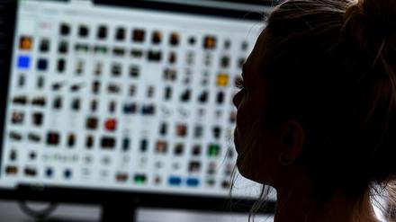 2023 sind mehr Fälle des sexuellen Missbrauchs von Kindern und Jugendlichen bekannt geworden. Auch im Internet nimmt die Strafverfolgung zu - doch Politik und Polizei streiten über Ermittlungsmethoden.  