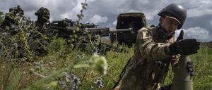 Ukrainischer Soldat in Charkiw