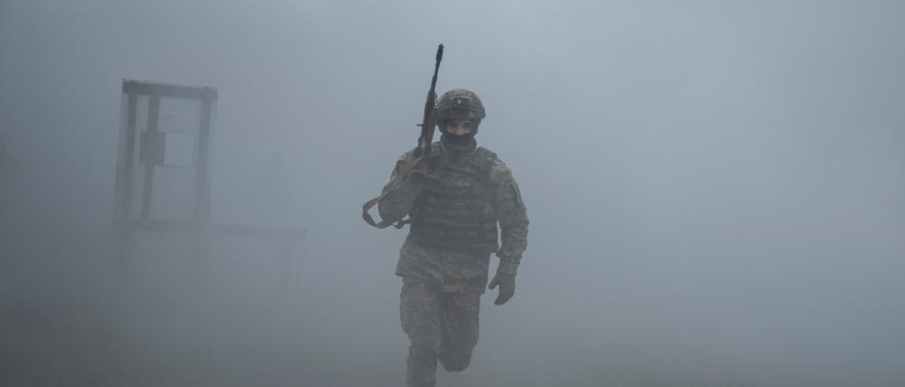 Ein ukrainischer Soldat an der Front im März 2024, wo die Aufnahme entstand, wurde nicht bekannt gegeben.
