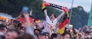 Deutschland-Fans beim Public Viewing. 