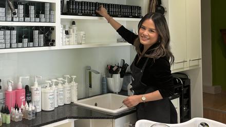 Linh Le (20) lernt im zweiten Jahr Friseurin, Kosmetikerin. 