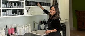 Linh Le (20) lernt im zweiten Jahr Friseurin, Kosmetikerin. 