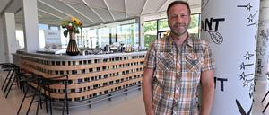 Marcel Schirmer-Howaldt leitet seit Mai das Café Hedwig im Kunsthaus „Das Minsk“.