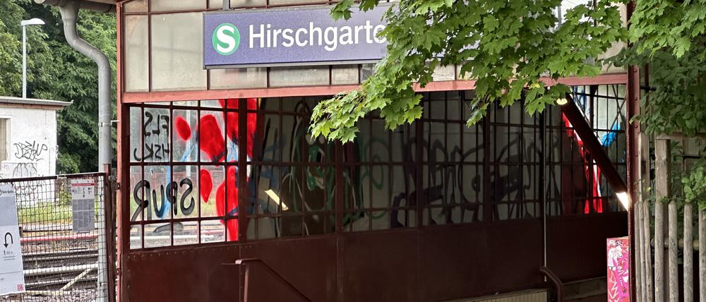 Simone Jacobius - Bilder vom S-Bahnhof Hirschgarten 