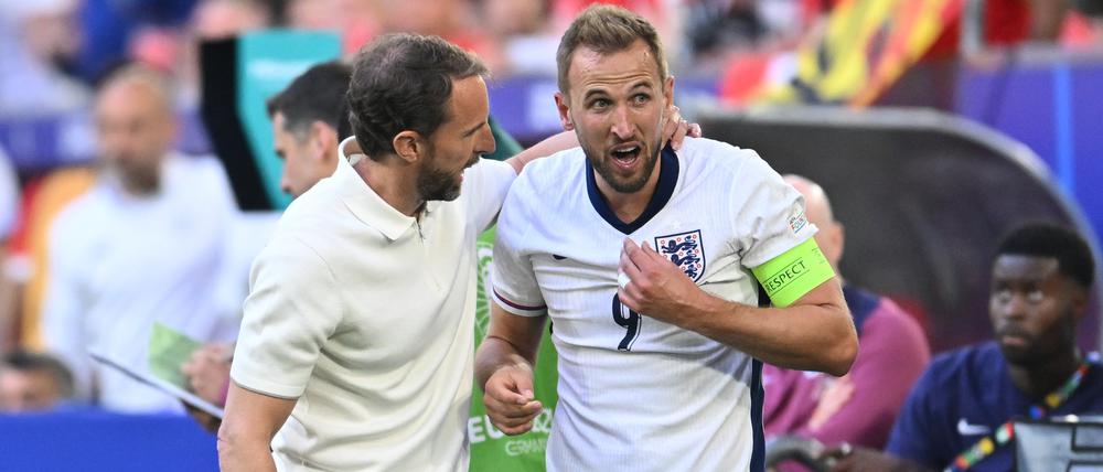 In Erklärungsnot: Harry Kane (r.) wird in England hart kritisiert.