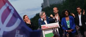 Linkspopulist Melenchon bei einer Rede nach dem überraschenden Wahlsieg