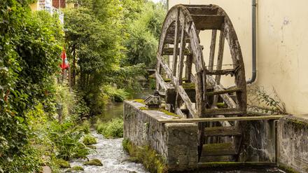 Historisches Mühlrad der Wassermühle am Stöbber Buckow (Symbolbild)