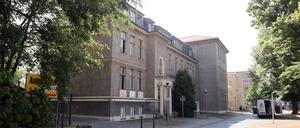 Das Gebäude auf dem Campus der Verwaltung wird noch aufgehübscht. 