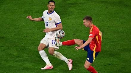Perfekt am Ball. Dani Olmo (rechts) hat den verletzten Pedri bei den Spaniern längst vergessen lassen.