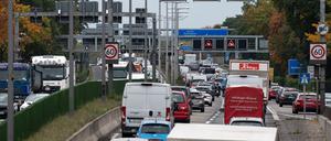 Stau auf der A111. (Symbolbild)
