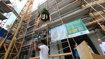 Insgesamt 19 neue Wohnungen entstehen in der Holzmarktstraße, zehn werden saniert.