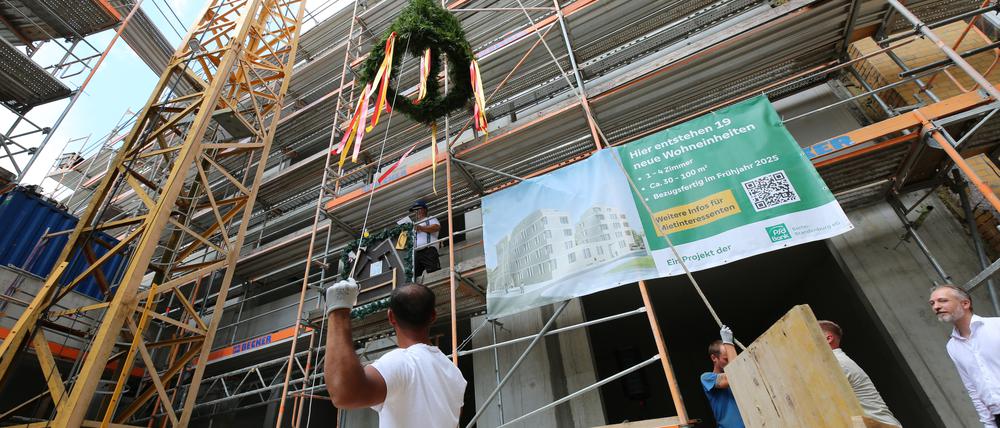 Insgesamt 19 neue Wohnungen entstehen in der Holzmarktstraße, zehn werden saniert.