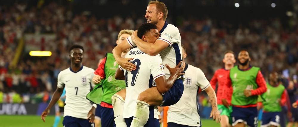 England jubelt nach dem späten 2:1 gegen die Niederlande.