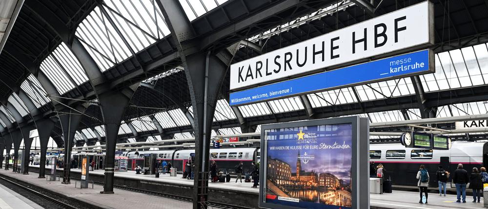 Der Hauptbahnhof in Karlsruhe. 