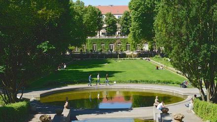Im Körnerpark soll künftig die BSR die Grünanlagen und Wege reinigen. 